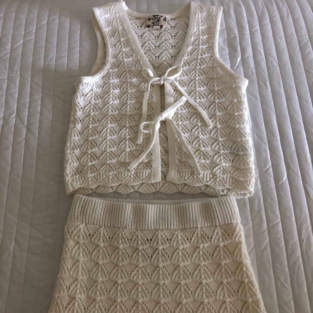 Cream Knit Sleeveless Top and Skirt Set - Picture 5 of 5